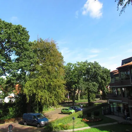 Huize Eikenhof * Μπέργκεν